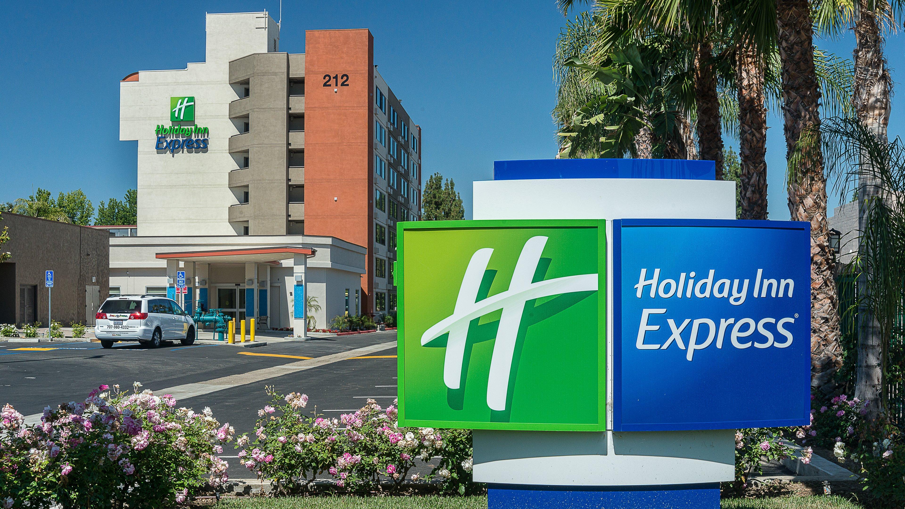 Holiday Inn Express Fullerton-Anaheim, An Ihg Hotel Exterior photo