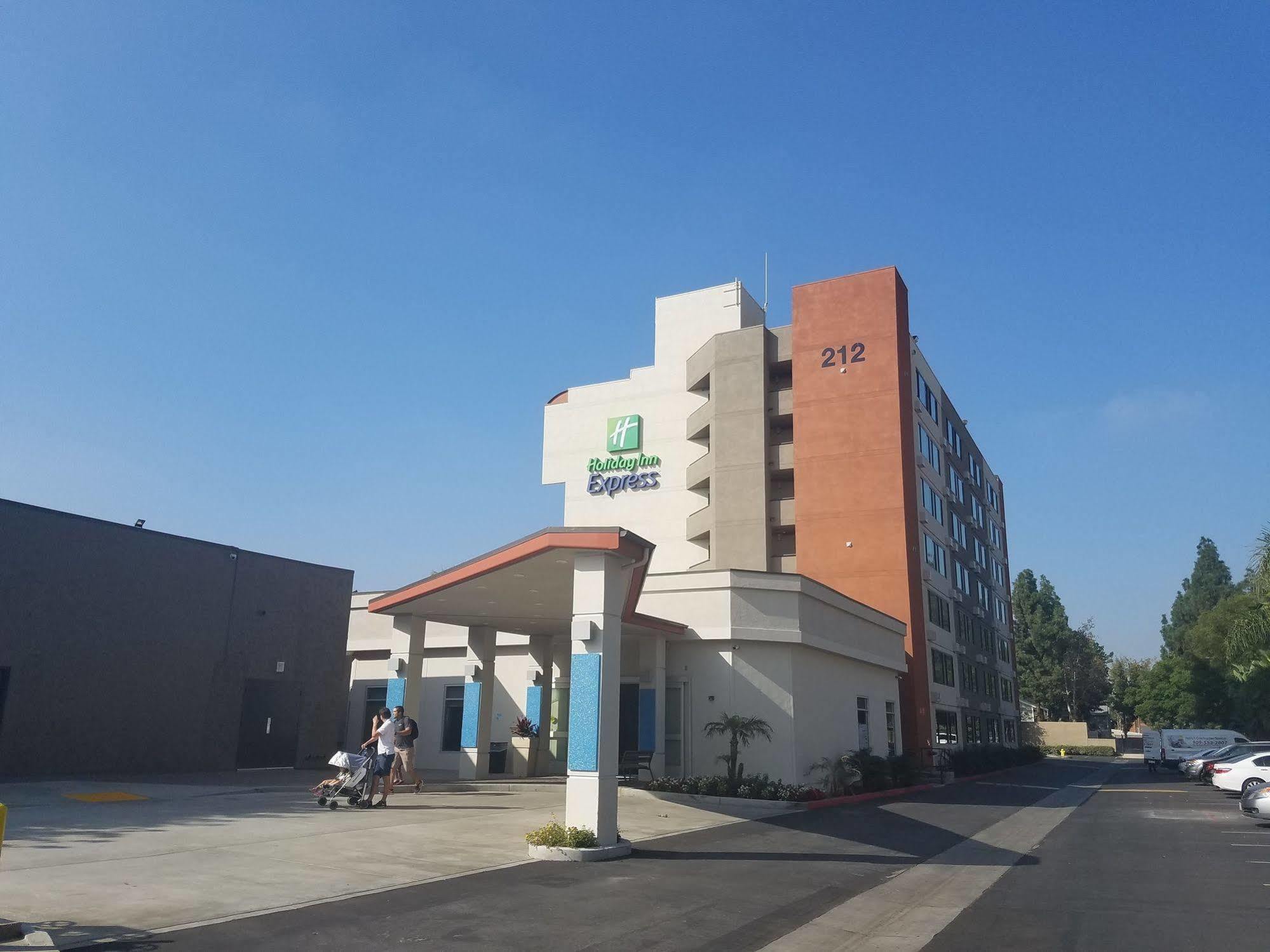 Holiday Inn Express Fullerton-Anaheim, An Ihg Hotel Exterior photo