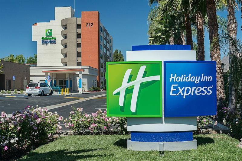 Holiday Inn Express Fullerton-Anaheim, An Ihg Hotel Exterior photo